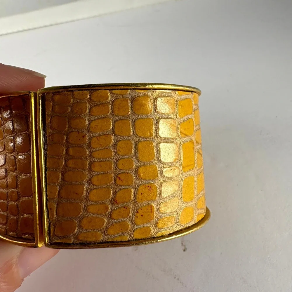 Chunky‎ Gold Tone Wide Cuff Bracelet Crocodile Embossed Textured Hinged Clasp